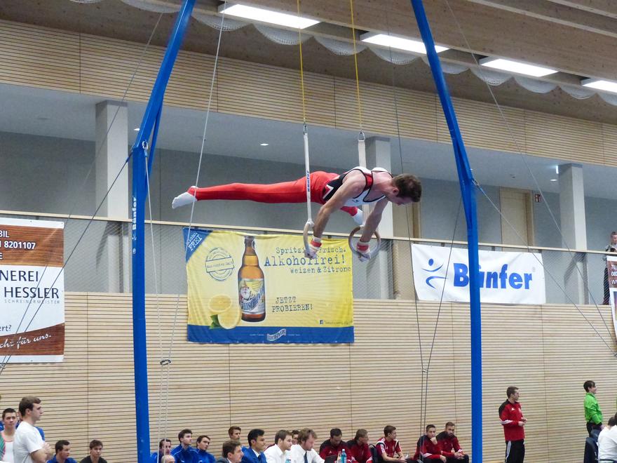 Julian Kochhafen an den Ringen